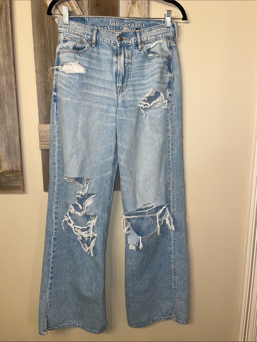 American Eagle Outfitters Light Wash Distressed Wide-Leg Jeans